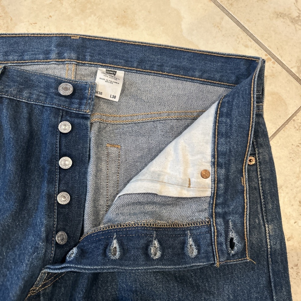 Vintage Levis 501XX Jeans Mens 36x38 Blue Denim Straight Button Fly (Fits 36x36) - Picture 3 of 10